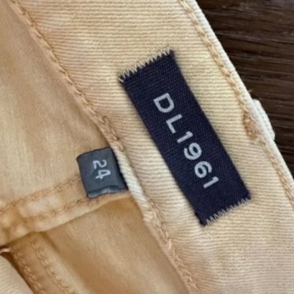 DL1961 MARA ANKLE MID RISE STRAIGHT IN BUTTERSCOTCH RAW - Picture 6 of 11